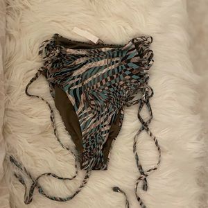 NWT Victoria’s Secret high leg tropical bottom